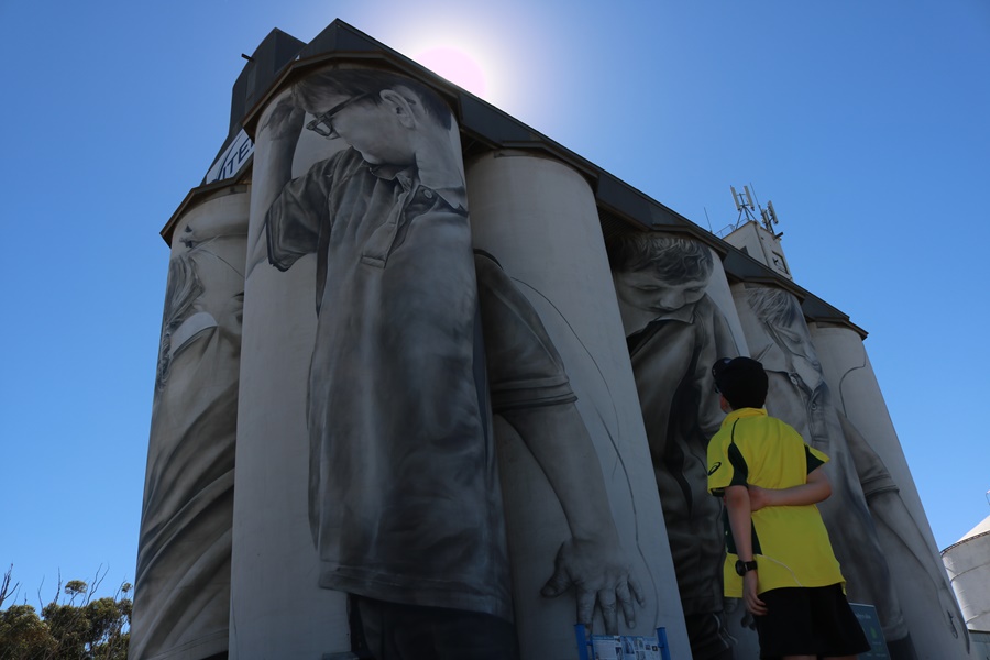 Coonalpyn Silo Mural – Hope for the Future